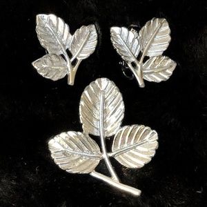 Vintage Sarah Coventry Set Earrings Brooch Leaves